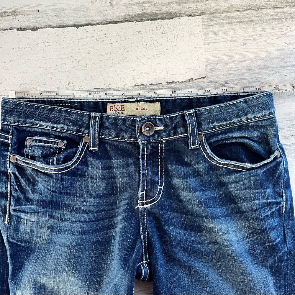 BKE Women’s Reese Capri Distressed Blue Denim Jeans Size 31X18 - Picture 2 of 11